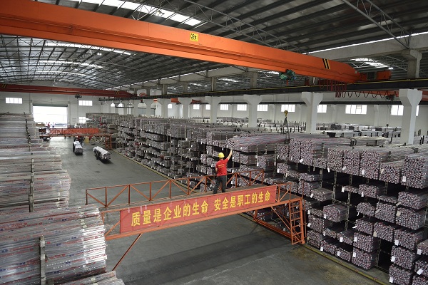 喜有沃304<a href='/index.aspx' class='keys' title='點(diǎn)擊查看關(guān)于不銹鋼管廠家的相關(guān)信息' target='_blank'>不銹鋼管廠家</a>倉庫